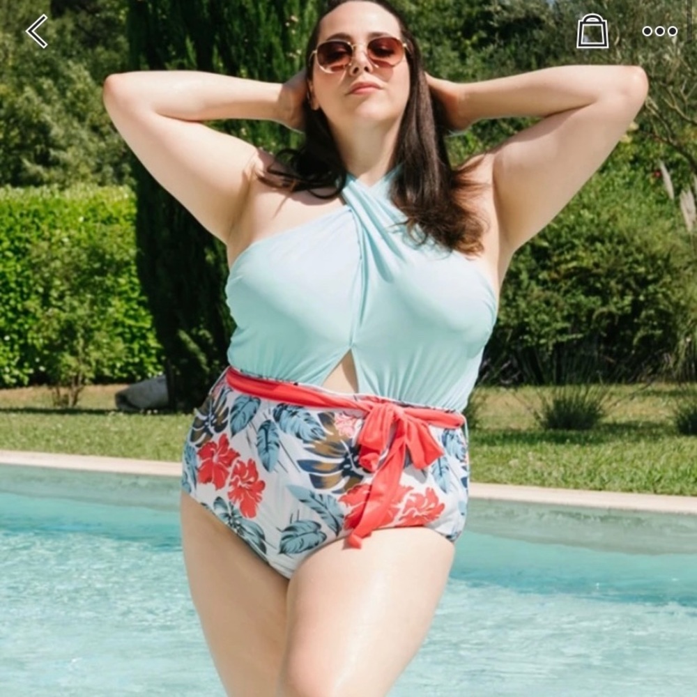 NWT Plus size One piece baiting suit